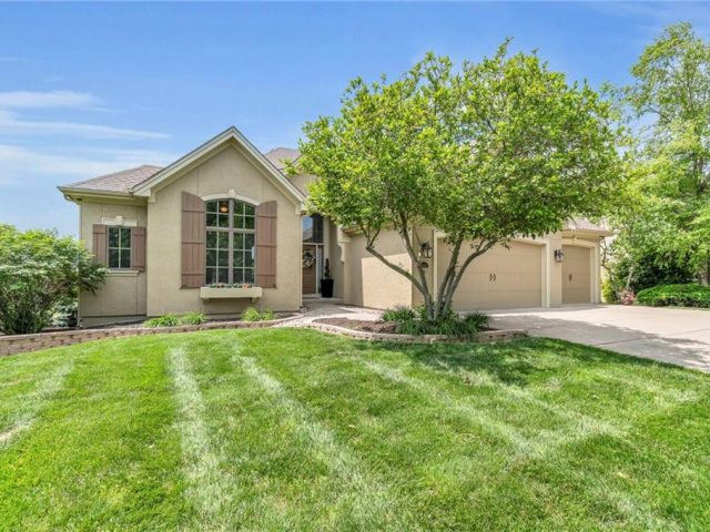 Homes for Sale in Kansas City, MO 64155 | 10302 N Garfield Avenue