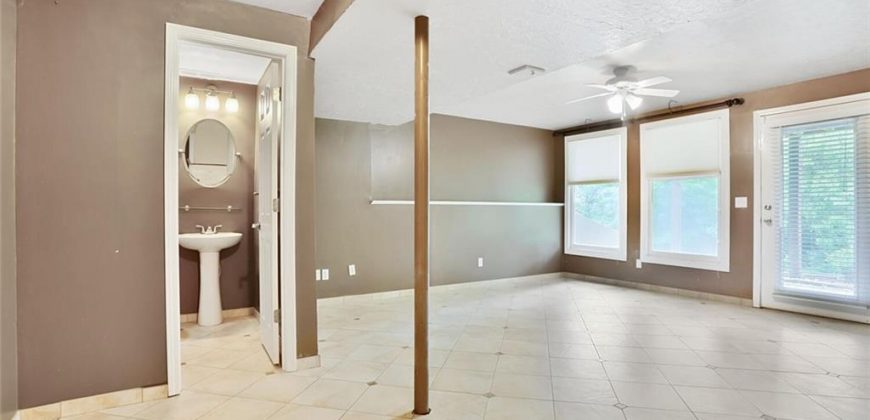 Homes for Sale in Parkville, MO 64152 | 6476 NW Valley Drive