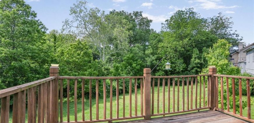 Homes for Sale in Parkville, MO 64152 | 6476 NW Valley Drive