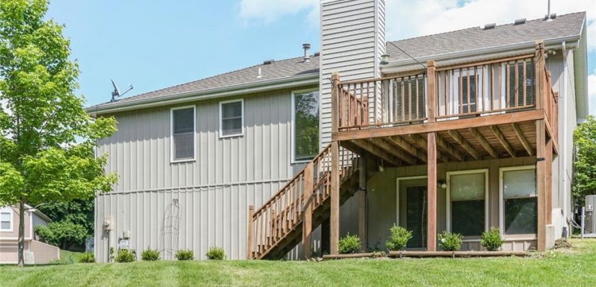Homes for Sale in Parkville, MO 64152 | 6476 NW Valley Drive