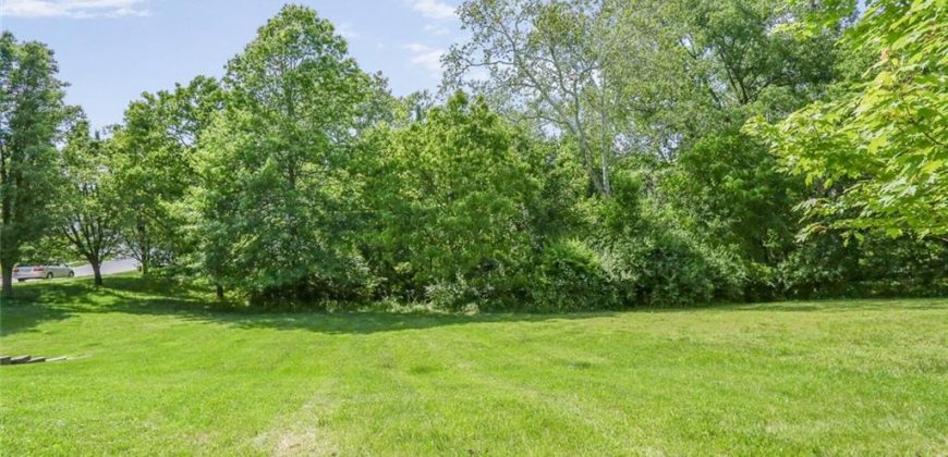 Homes for Sale in Parkville, MO 64152 | 6476 NW Valley Drive