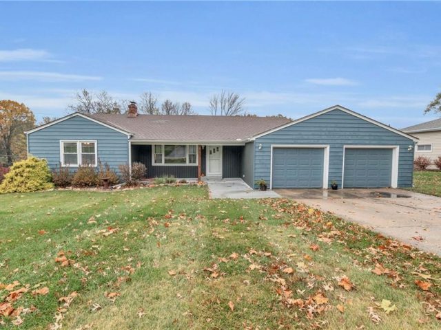 Homes for Sale in Kansas City, MO 64118 | 700 NE 81st Terrace