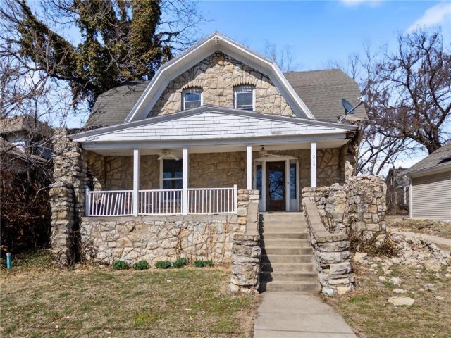 Homes for Sale in Excelsior Springs, MO 64024 | 214  Cliff Drive