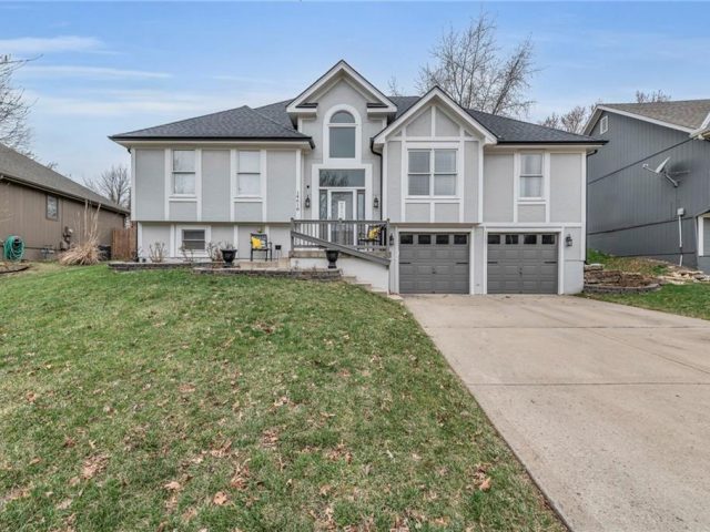 Homes for Sale in Smithville, MO 64089 | 14618  Killarney Lane