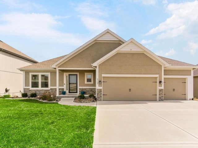 Homes for Sale in Kansas City, MO 64156 | 9109 N Cleveland Avenue
