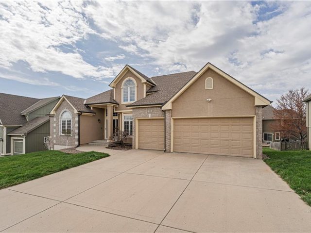 Homes for Sale in Kansas City, MO 64151 | 7816 N Hull Avenue