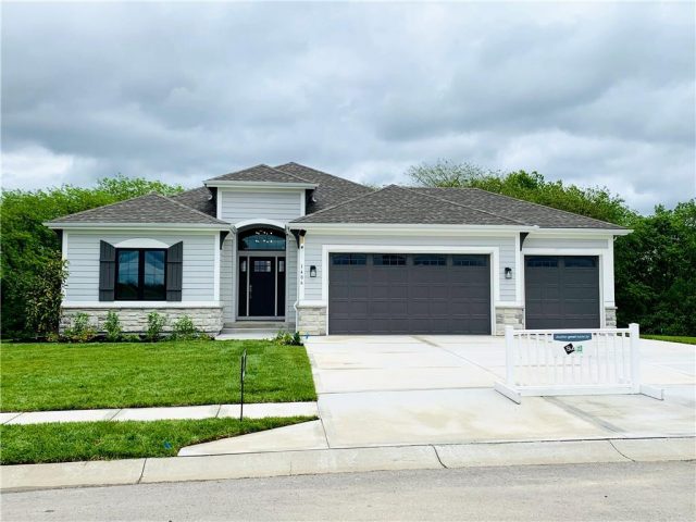Homes for Sale in Kansas City, MO 64155 | 1406 NW 106th Terrace