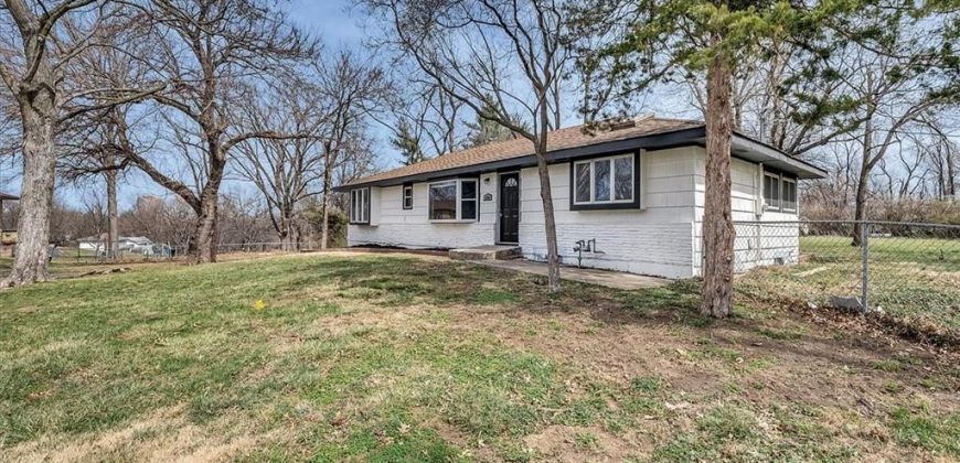 Homes for Sale in Gladstone, MO 64118 | 1508 NE 56th Terrace