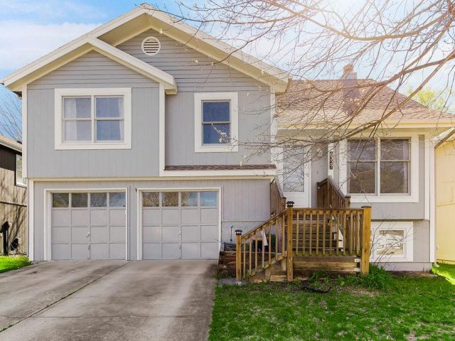 Homes for Sale in Kansas City, MO 64151 | 6327 N Bedford Avenue