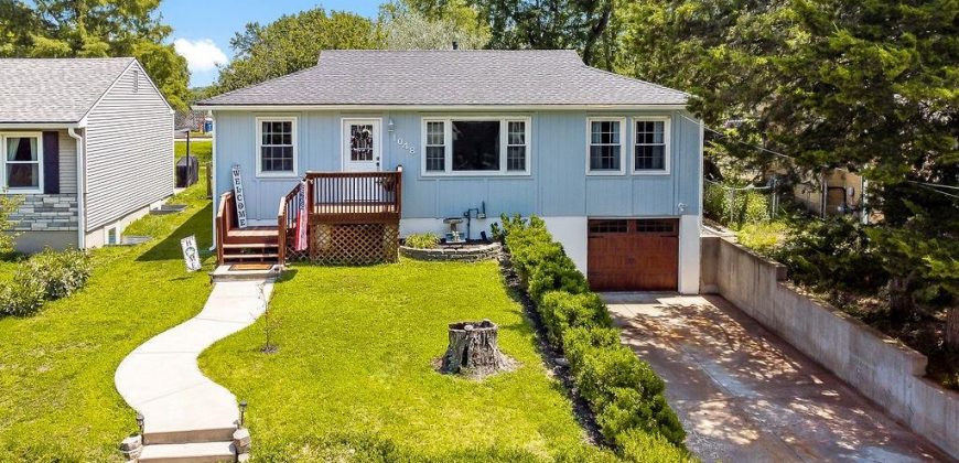 Homes for Sale in Lake Waukomis, MO 64151 | 1048 NW South Shore Drive