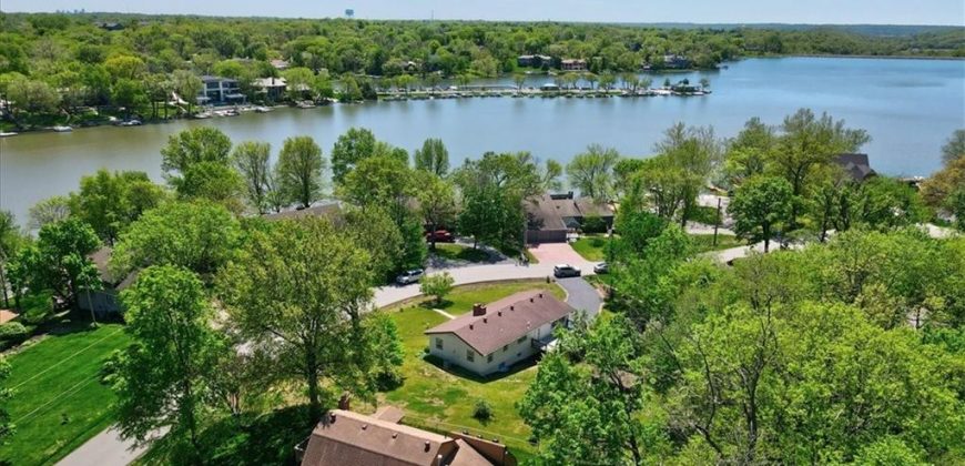 Homes for Sale in Weatherby Lake, MO 64152 | 7904 NW Potomac Avenue