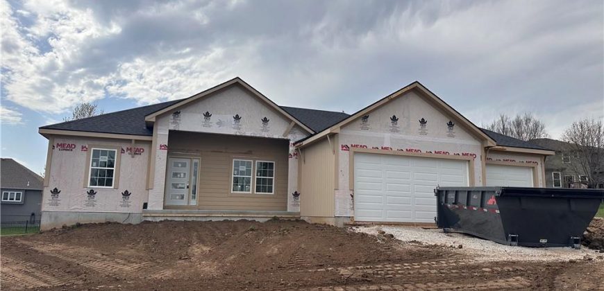 Homes for Sale in Kearney, MO 64060 | 2208  Greenfield Court
