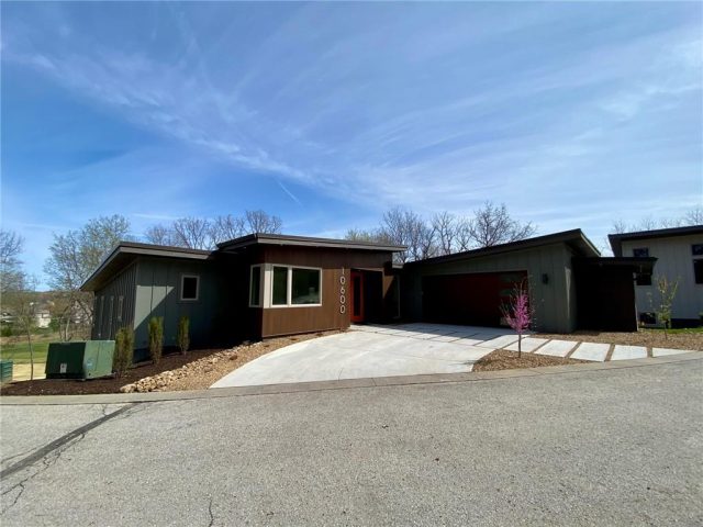 Homes for Sale in Parkville, MO 64152 | 10600  Chateau Lane