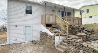 Homes for Sale in Smithville, MO 64089 | 403  Highland Avenue