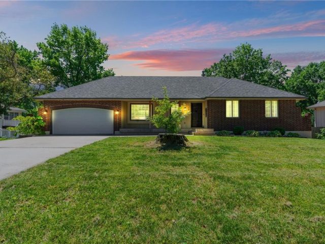 Homes for Sale in Excelsior Springs, MO 64024 | 1215  Ann Avenue