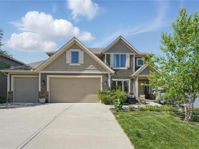 Homes for Sale in Kansas City, MO 64151 | 3716 NW 76th Street