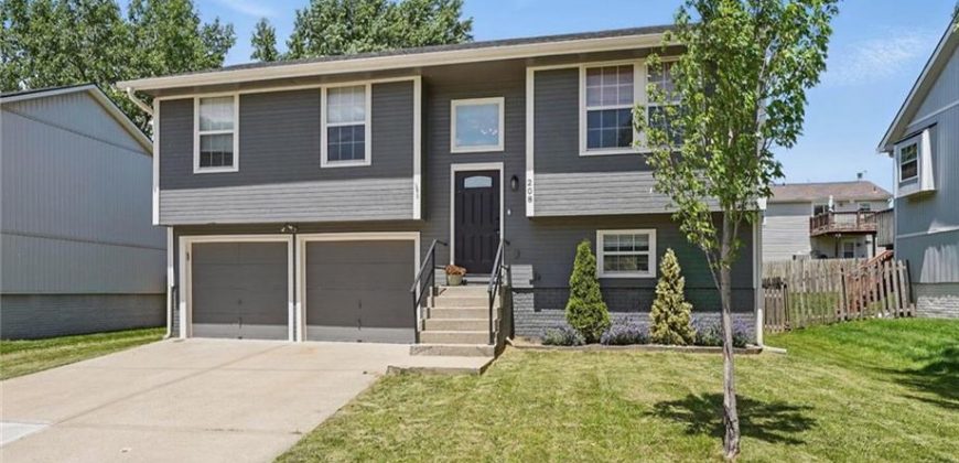 Homes for Sale in Kansas City, MO 64155 | 208 NW 111th Terrace