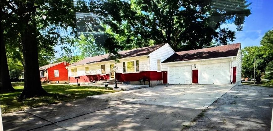 Homes for Sale in Oakview, MO 64118 | 6404 N Harrison Street