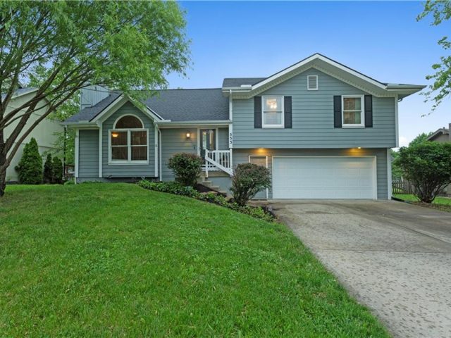Homes for Sale in Liberty, MO 64068 | 553  White Oak Lane