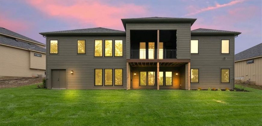 Homes for Sale in Kansas City, MO 64157 | 8720 N Lewis Avenue