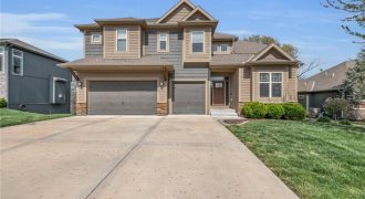 Homes for Sale in Parkville, MO 64152 | 5905  Thousand Oaks Drive