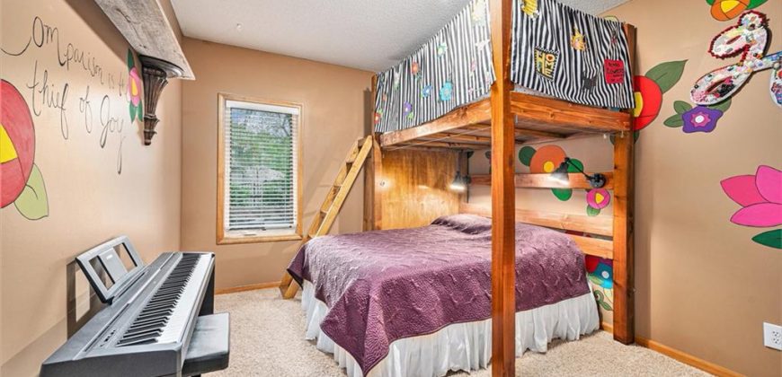 Homes for Sale in Parkville, MO 64152 | 5715 NW Michaels Cove