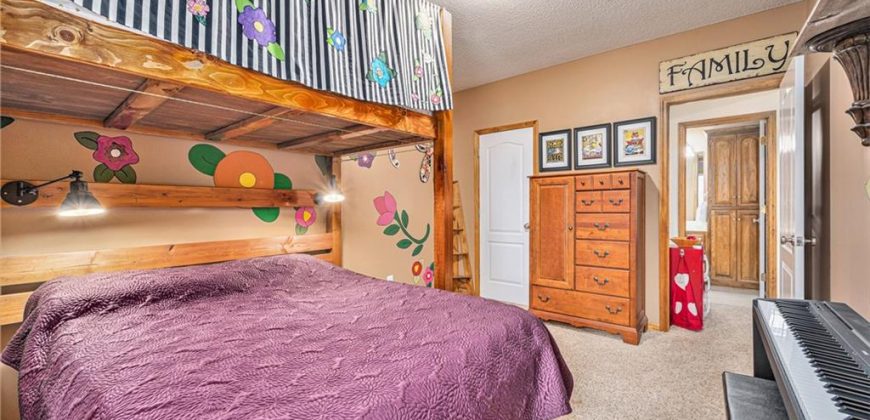 Homes for Sale in Parkville, MO 64152 | 5715 NW Michaels Cove
