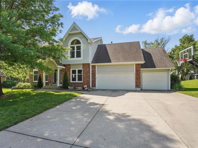 Homes for Sale in Kearney, MO 64060 | 1919  Meadowlane Avenue