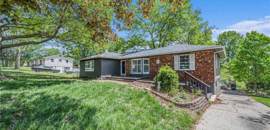 Homes for Sale in Parkville, MO 64152 | 10609 NW Meadow Lane Drive