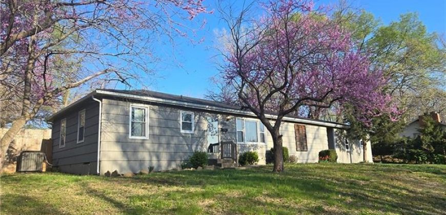 Homes for Sale in Gladstone, MO 64118 | 7005 N Baltimore Avenue