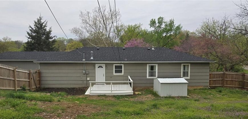 Homes for Sale in Gladstone, MO 64118 | 7005 N Baltimore Avenue