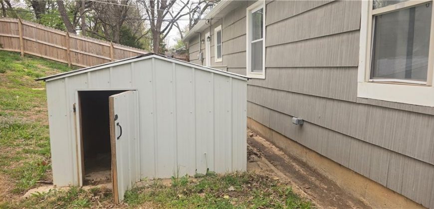 Homes for Sale in Gladstone, MO 64118 | 7005 N Baltimore Avenue