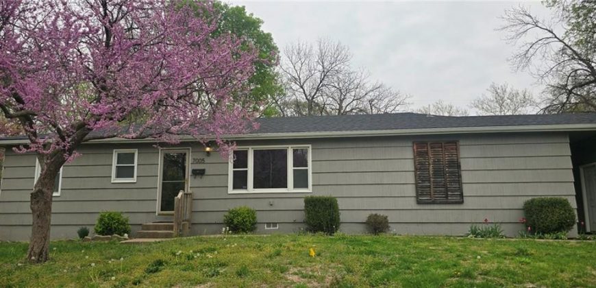 Homes for Sale in Gladstone, MO 64118 | 7005 N Baltimore Avenue