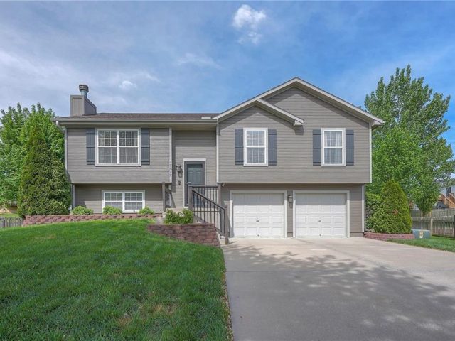 Homes for Sale in Kansas City, MO 64157 | 11517 N Laurel Court