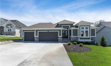 Homes for Sale in Kansas City, MO 64155 | 1305 NW 106th Terrace