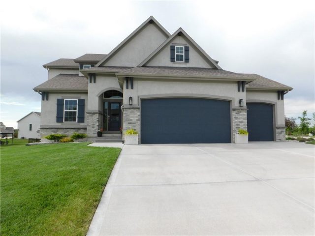 Homes for Sale in Kansas City, MO 64155 | 1300 NW 107th Terrace