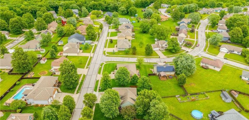 Homes for Sale in Kearney, MO 64060 | 305 E 21st Street