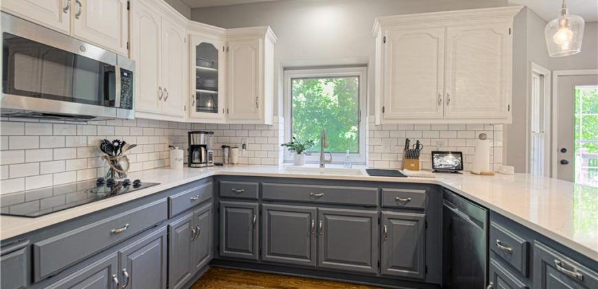 Homes for Sale in Liberty, MO 64068 | 1809  Parkside Drive