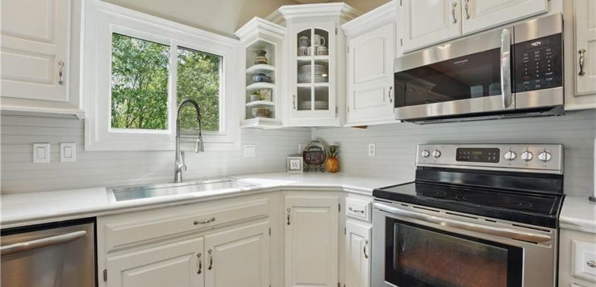 Homes for Sale in Liberty, MO 64068 | 1040  Silverleaf Lane