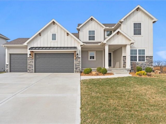 Homes for Sale in Kansas City, MO 64157 | 10530 N Hawthorne Avenue