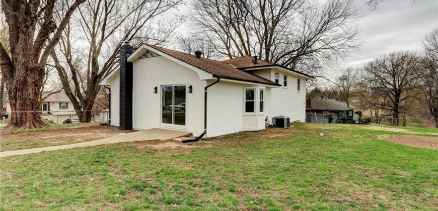 Homes for Sale in Kansas City, MO 64152 | 17002 NW 76th Street