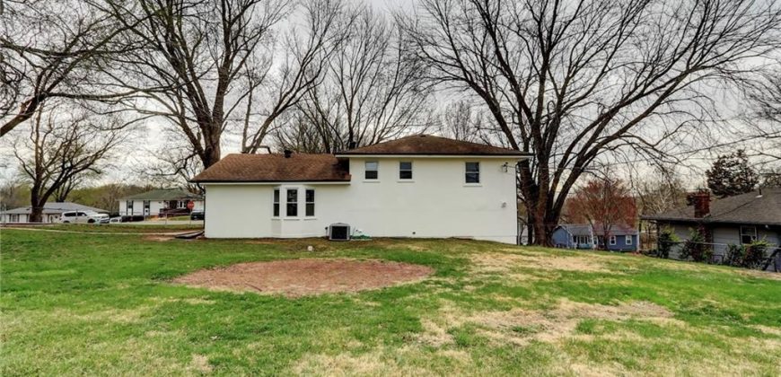 Homes for Sale in Kansas City, MO 64152 | 17002 NW 76th Street