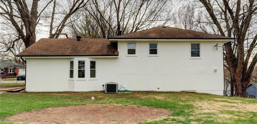 Homes for Sale in Kansas City, MO 64152 | 17002 NW 76th Street