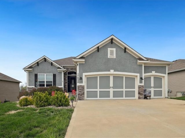 Homes for Sale in Smithville, MO 64089 | 17608  Greyhawke Ridge Drive