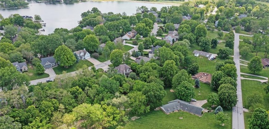 Homes for Sale in Kansas City, MO 64152 | 7613 NW Valley Road