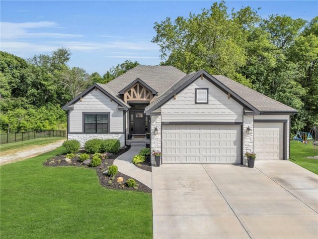 Homes for Sale in Platte City, MO 64079 | 18235 NW 127th Street