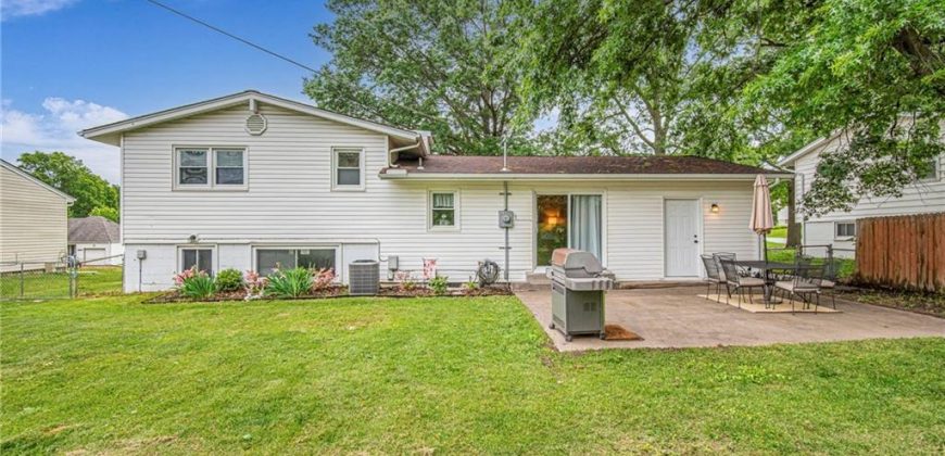 Homes for Sale in Gladstone, MO 64118 | 2002 NE 64th Street