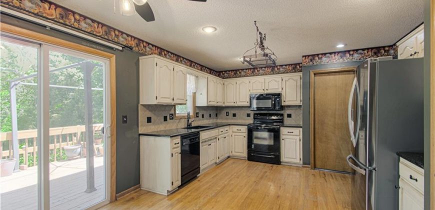Homes for Sale in Gladstone, MO 64118 | 2208 NE 75th Terrace