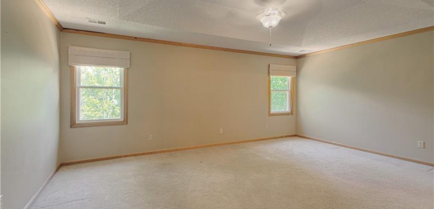 Homes for Sale in Gladstone, MO 64118 | 2208 NE 75th Terrace