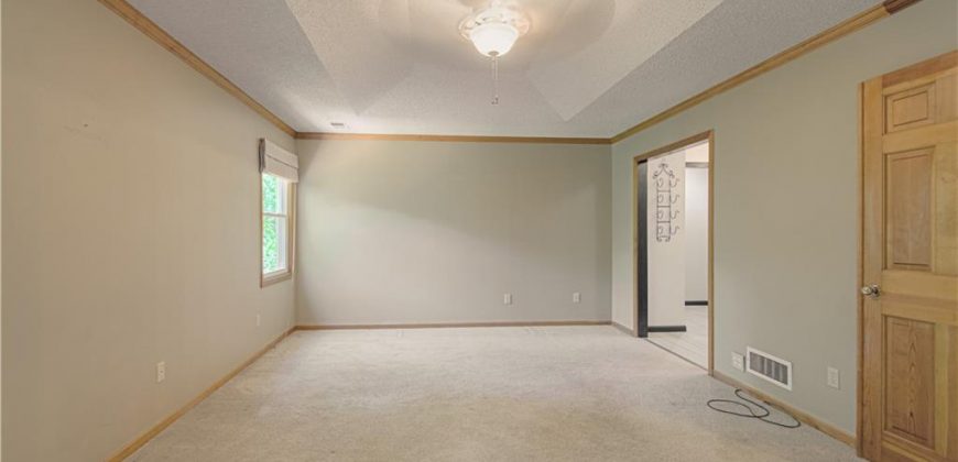 Homes for Sale in Gladstone, MO 64118 | 2208 NE 75th Terrace